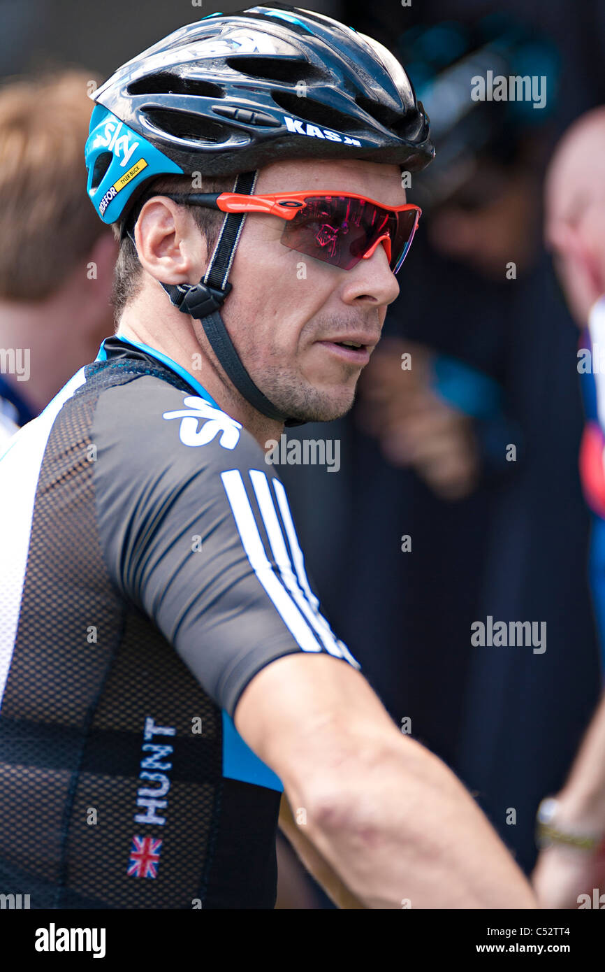 Jeremy hunt preparando per il British National Road cycling Championship in Stamfordham 2011 Foto Stock