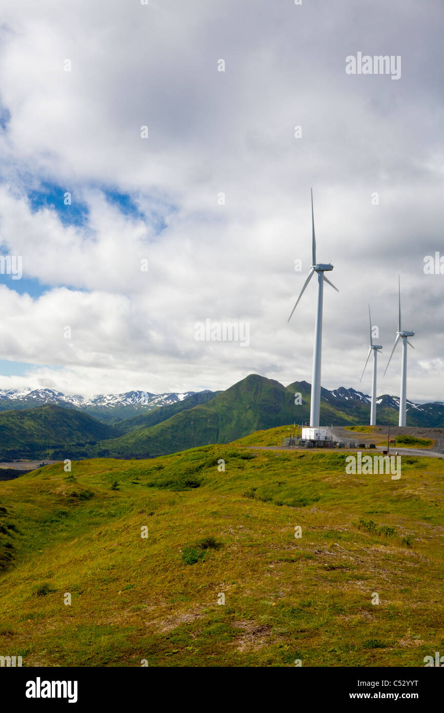 Le turbine eoliche sul pilastro montagna per il Pilastro Mountain progetto eolico, isola di Kodiak, Alaska Foto Stock