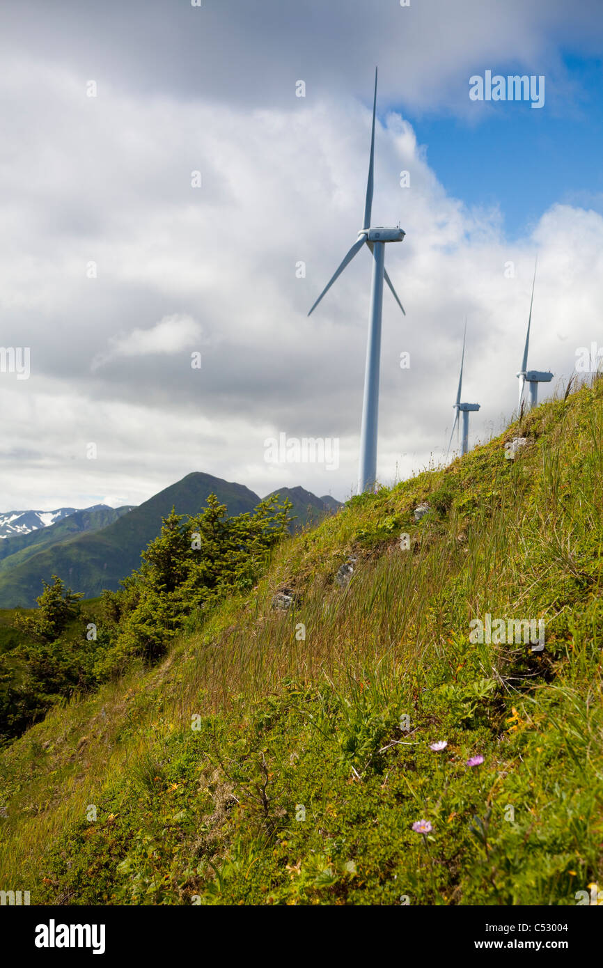 Le turbine eoliche sul pilastro montagna per il Pilastro Mountain progetto eolico, isola di Kodiak, Alaska Foto Stock