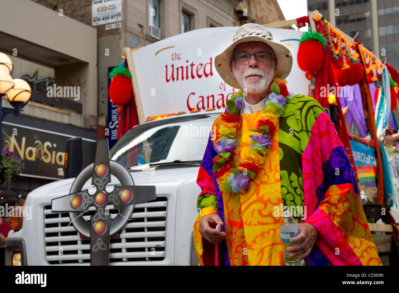 Il vecchio uomo chiesa pride parade Foto Stock