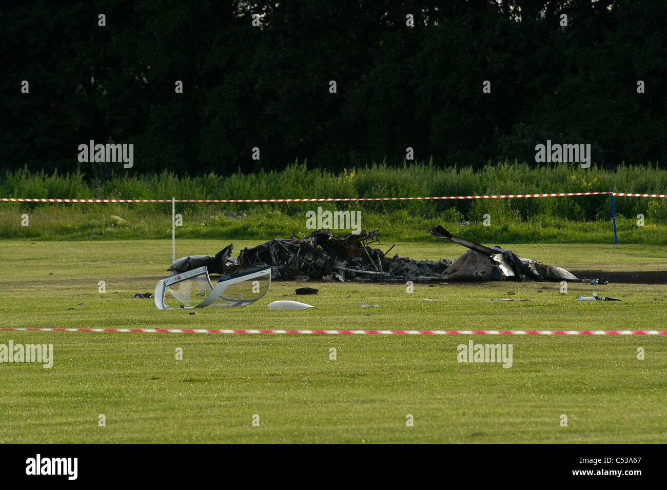 SHOREHAM, Regno Unito 04/07/11. Aeromobile leggero crash a Shoreham Airport. Foto Stock
