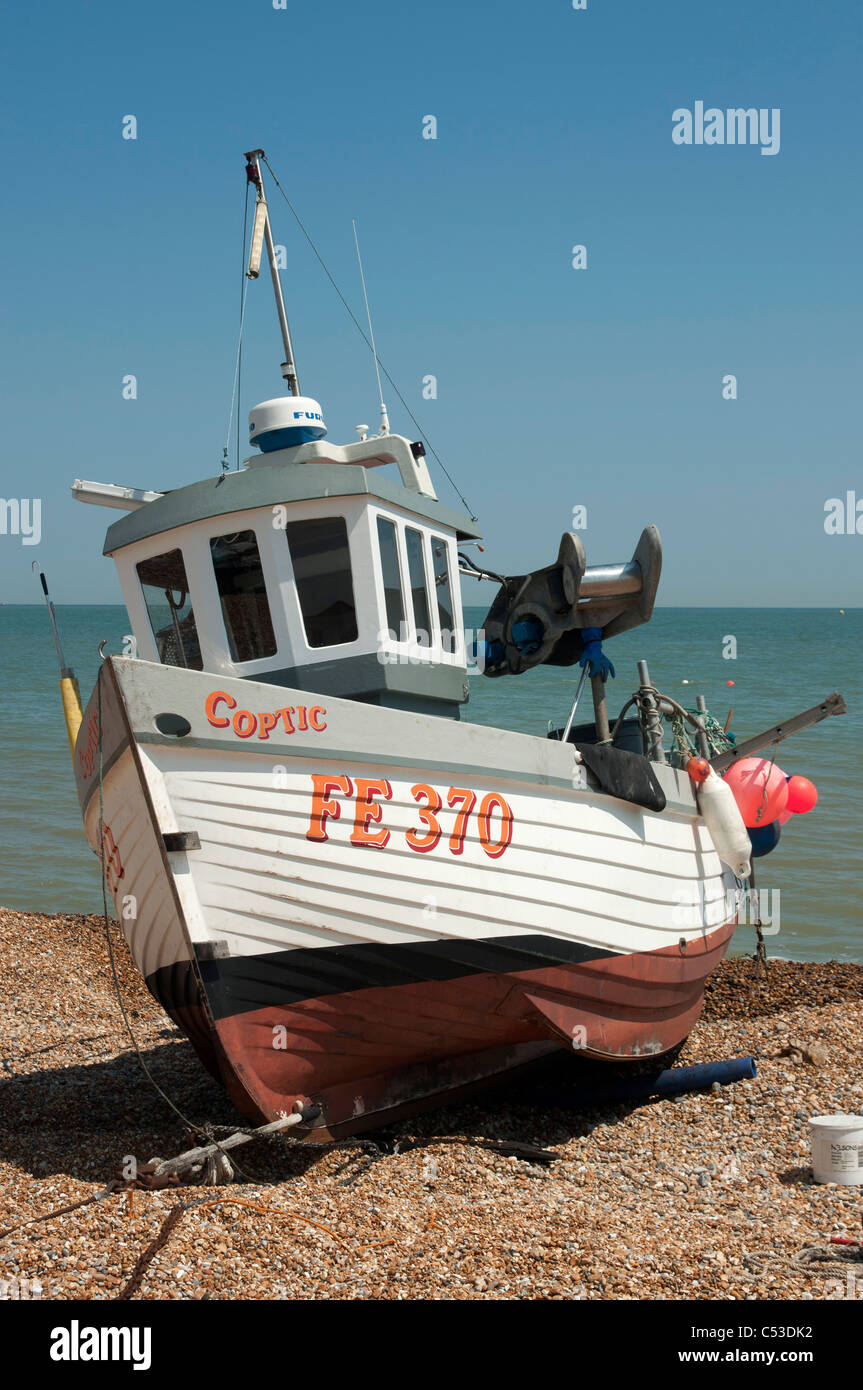 Barca da pesca Deal beach Kent England Regno Unito Foto Stock