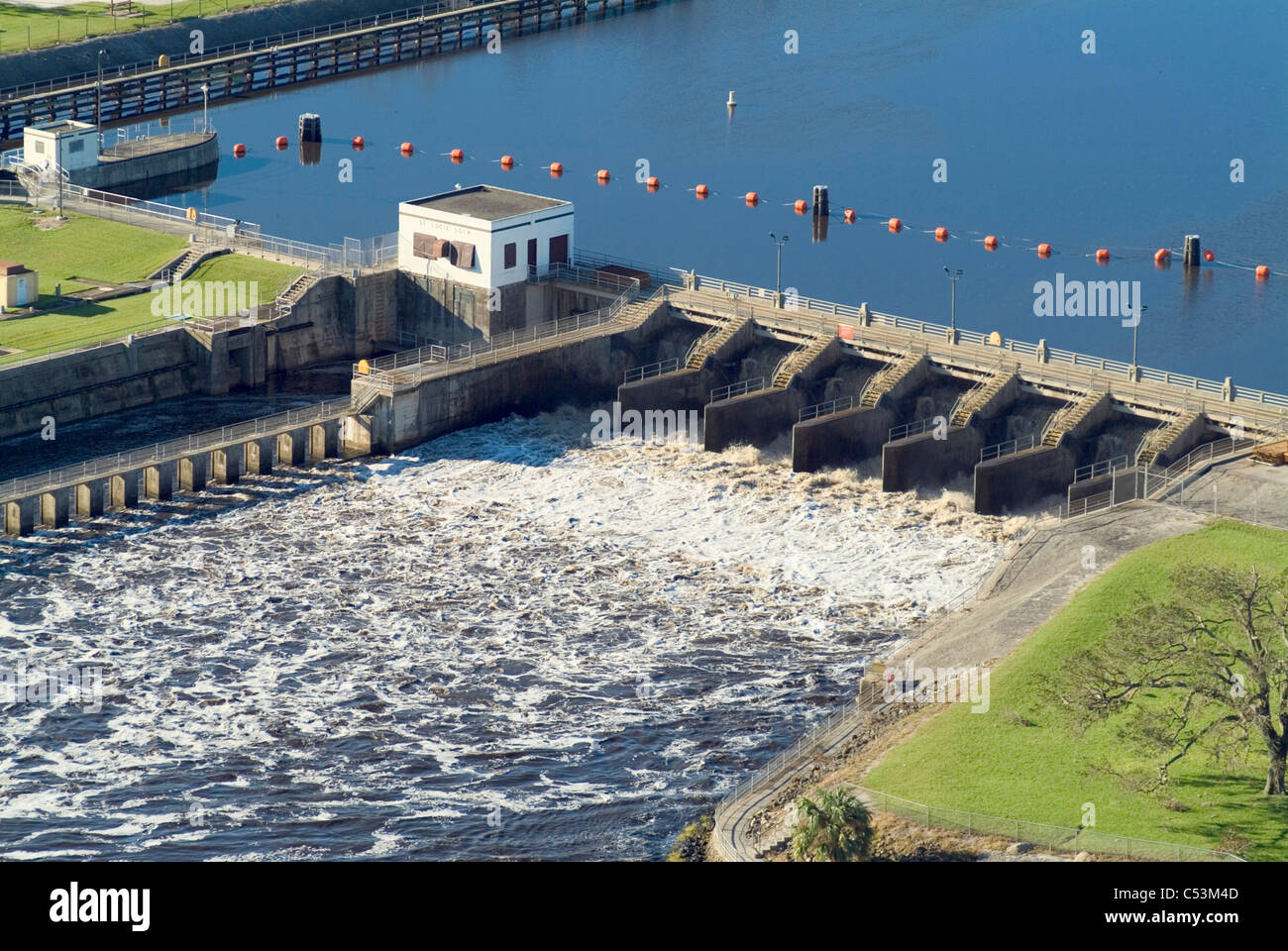 Saint Lucie Lock e struttura della diga St. Lucie Canal sul Okeechobee per via navigabile Foto Stock