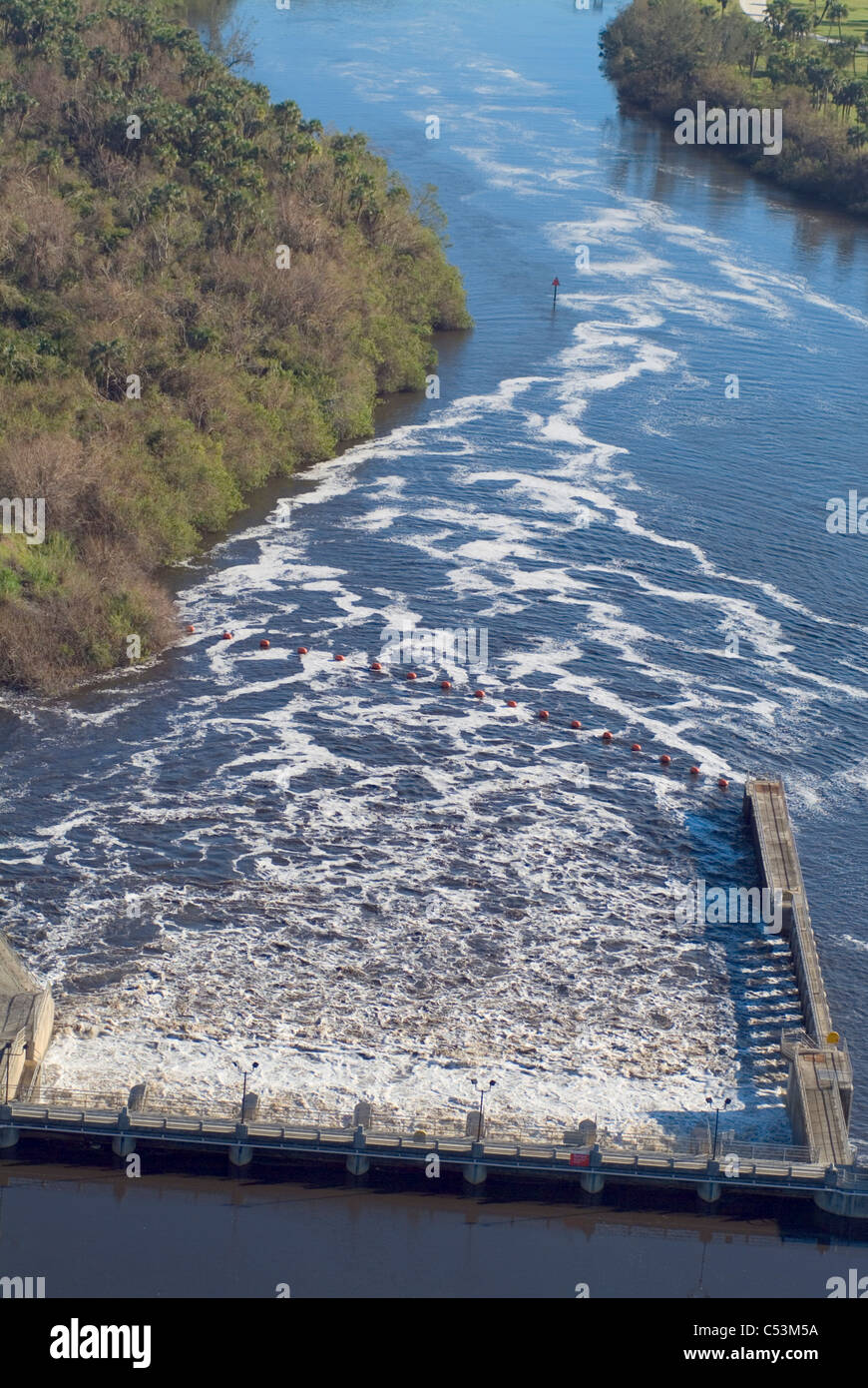 Saint Lucie struttura Dam St. Lucie Canal sul Okeechobee per via navigabile Foto Stock