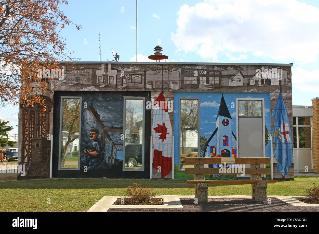 Murales a Legale, Alberta, Canada pittura decorazioni a parete artistica fantasiosa creatività inventiva arty Foto Stock