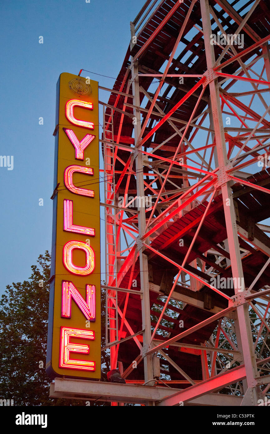 Montagne russe Ciclone Coney Island Brooklyn NY Foto Stock