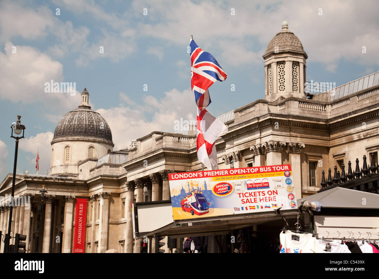 Vista di Londra, National Gallery, Trafalgar Square, London REGNO UNITO Foto Stock