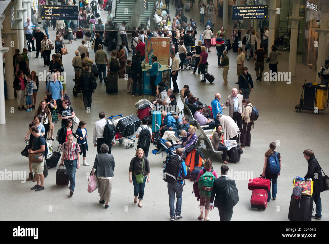 Dalla stazione ferroviaria internazionale di St Pancras, London Inghilterra England Regno Unito Foto Stock
