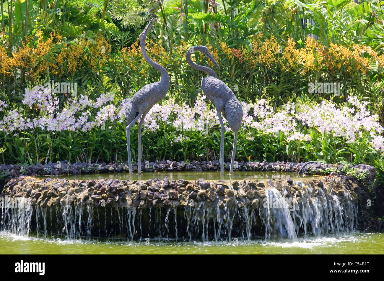 Fontana con sculture di gru, Singapore Botanic Gardens, Singapore, Sud-est asiatico, in Asia Foto Stock