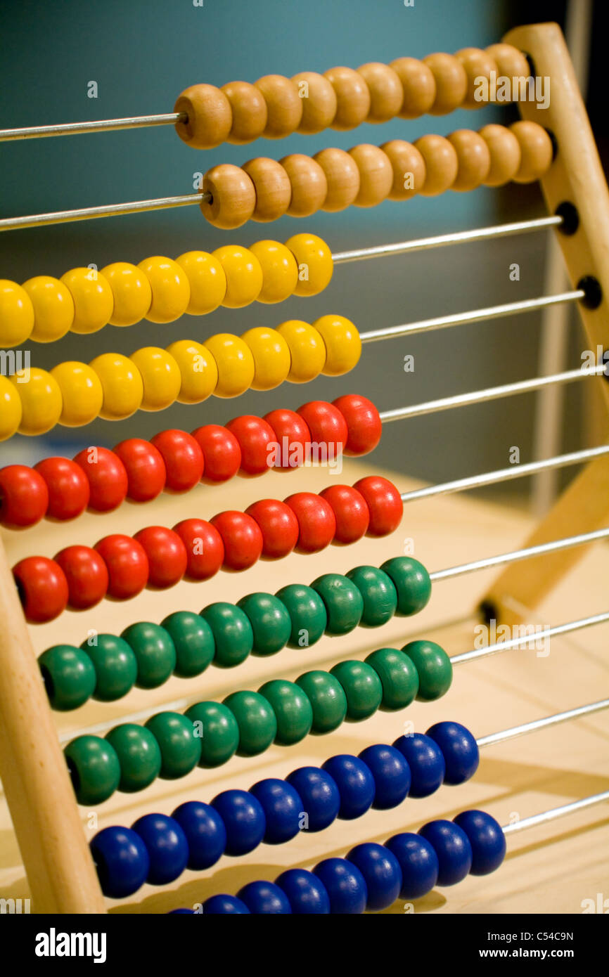 Bambini colorati abacus , il concetto di istruzione Foto Stock