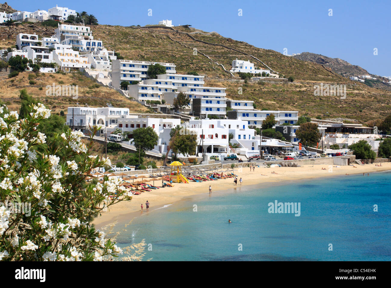Spiaggia di Agios Stefanos Cicladi Mykonos isola del Mar Egeo Grecia UE Unione europea EUROPA Foto Stock