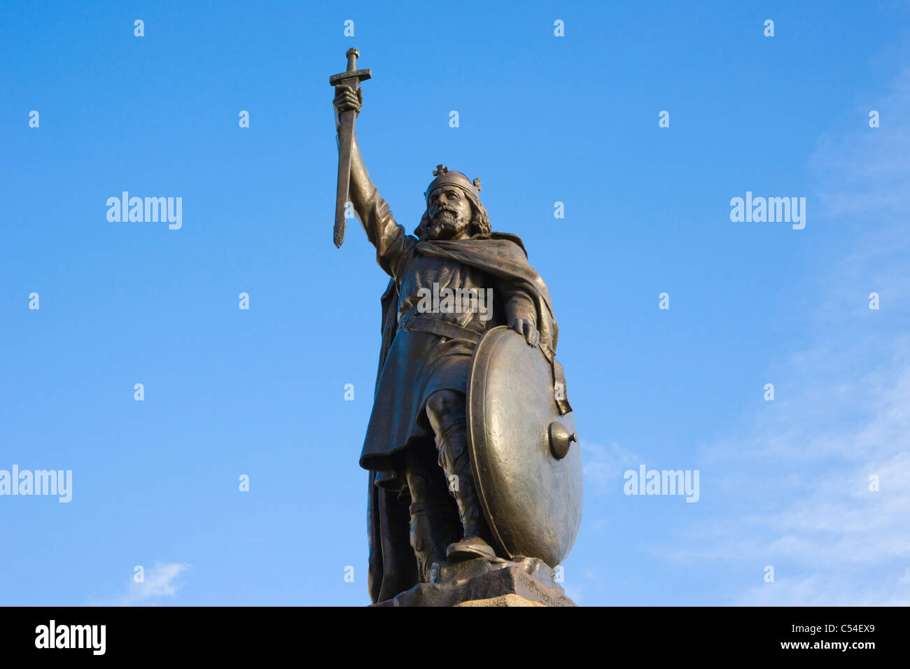 Hamo Thornycroft della statua di Re Alfredo il Grande, Broadway, Winchester, Hampshire, Inghilterra, Regno Unito Foto Stock