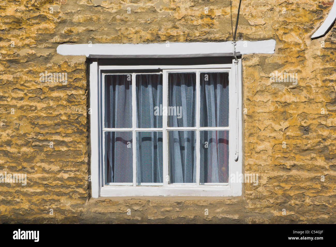 Finestra del cottage, St John's Street, Lechlade sul Tamigi, il Costwolds, Gloucestershire, England, Regno Unito Foto Stock