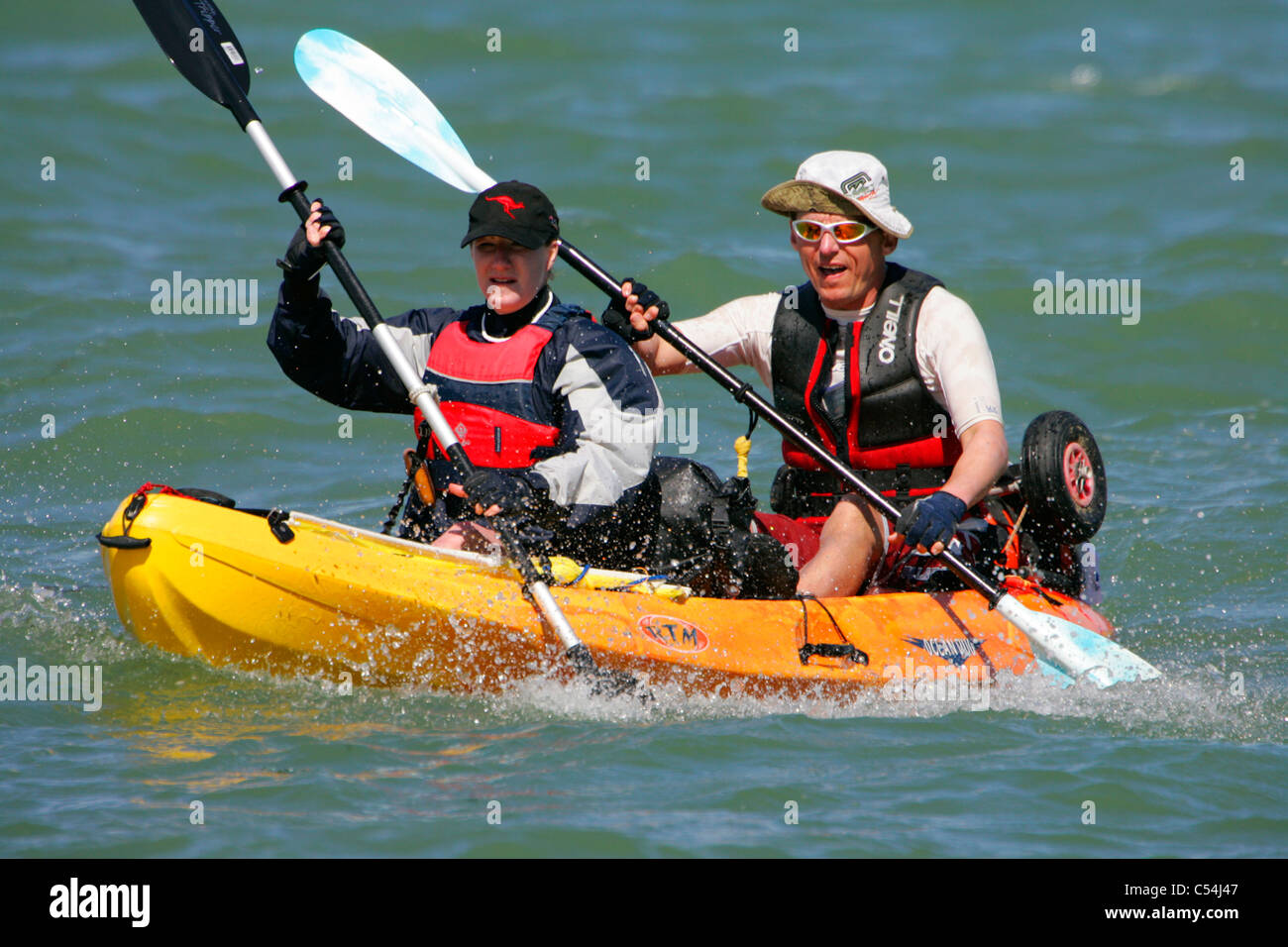 Sea Kayak, Canoa kayak nel Solent, Cowes Week, Isle of Wight, England, Regno Unito Foto Stock