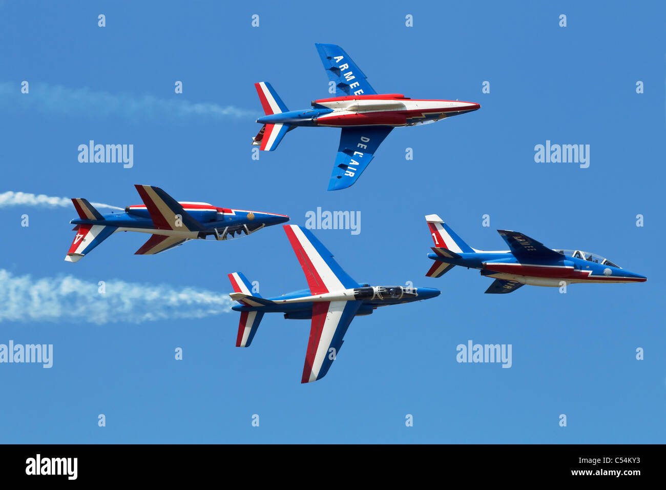Getti di alfa del francese AF team display "Patrouille de France " in una formazione volare oltre Foto Stock