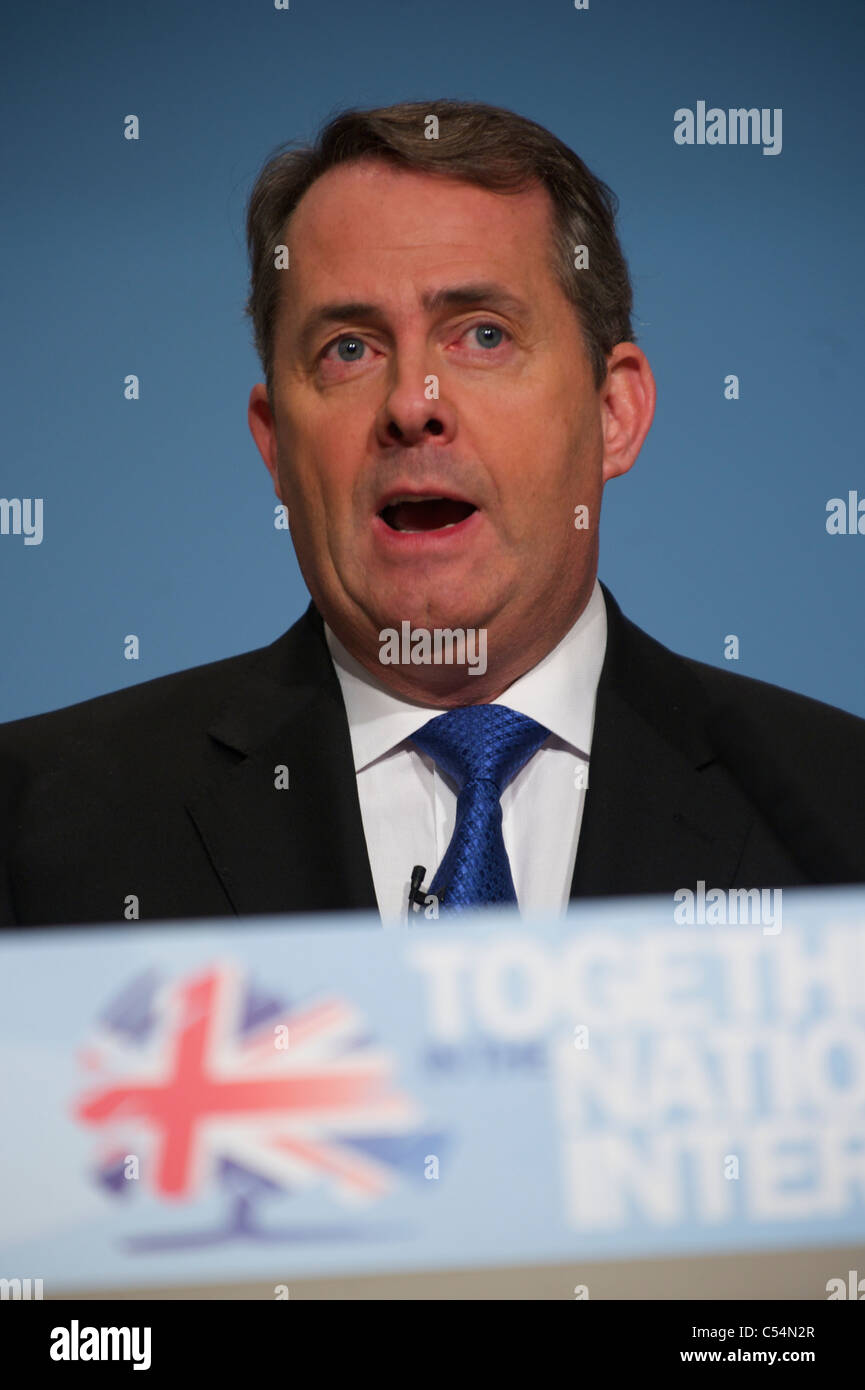 6 ottobre 2010 Birmingham, UK Defence Segretario dott Liam Fox, parla ai delegati al congresso del partito conservatore. Foto Stock