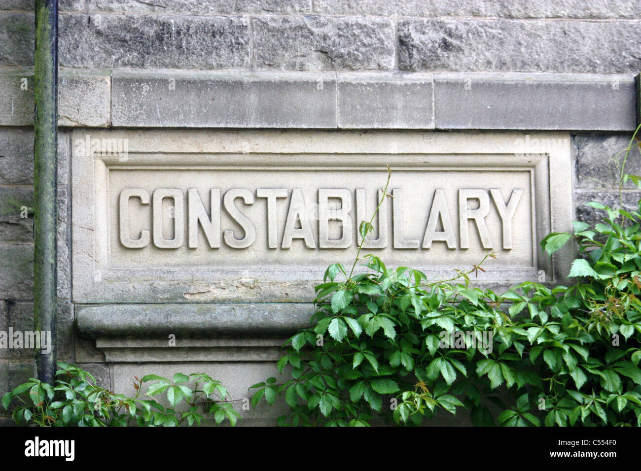 Stone Constabulary segno su una casa in Tideswell Foto Stock