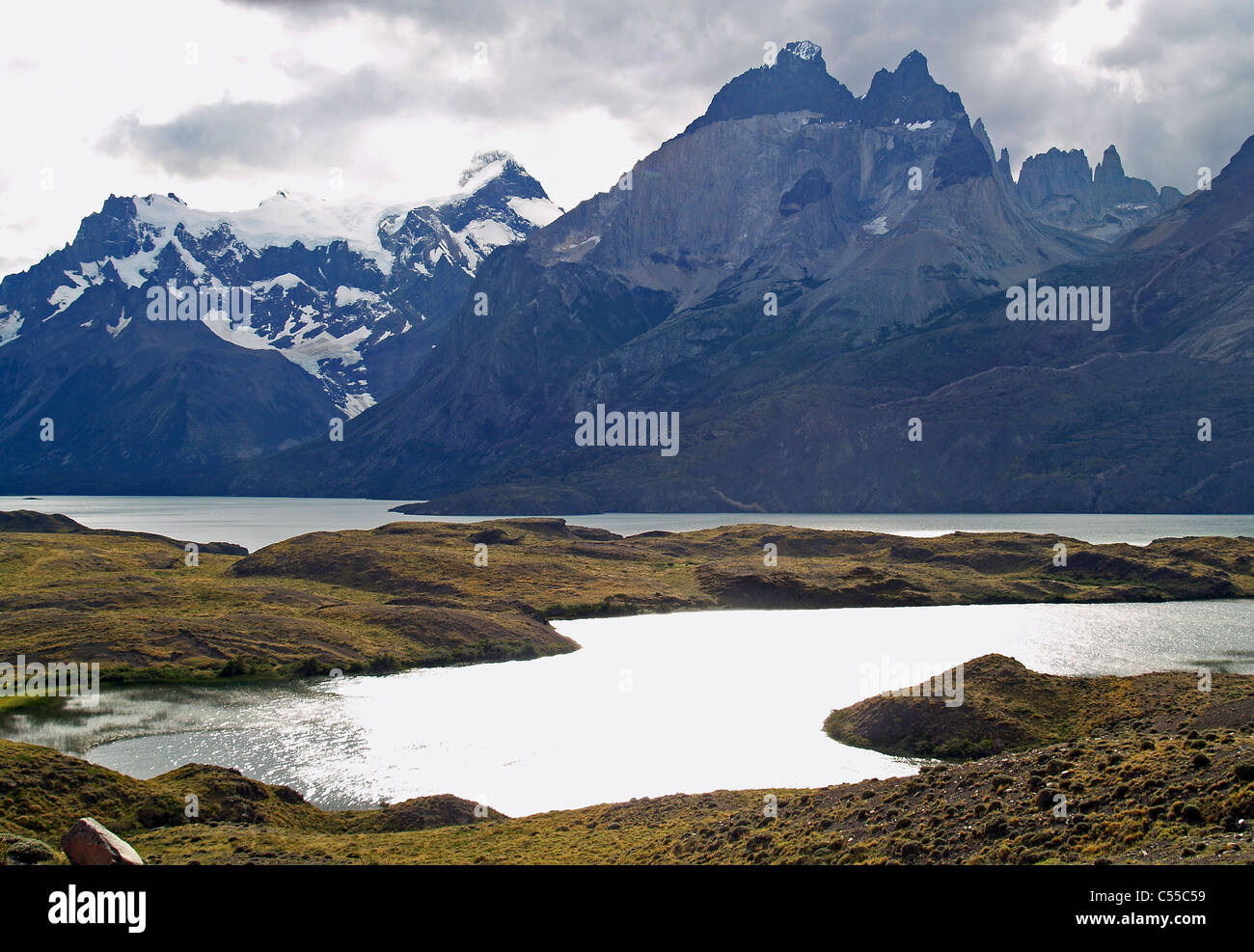 Los Cuernos,Lago Nordenskjold a Torres del Paine, Cile Foto Stock