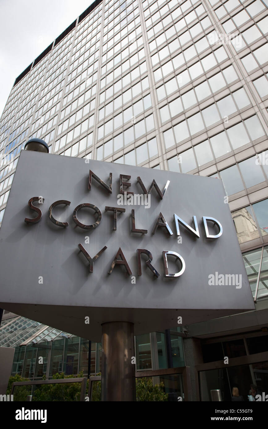 Inghilterra, London, Westminster, New Scotland Yard edificio sede della Metropolitan Police Service in 8-10 Broadway. Foto Stock