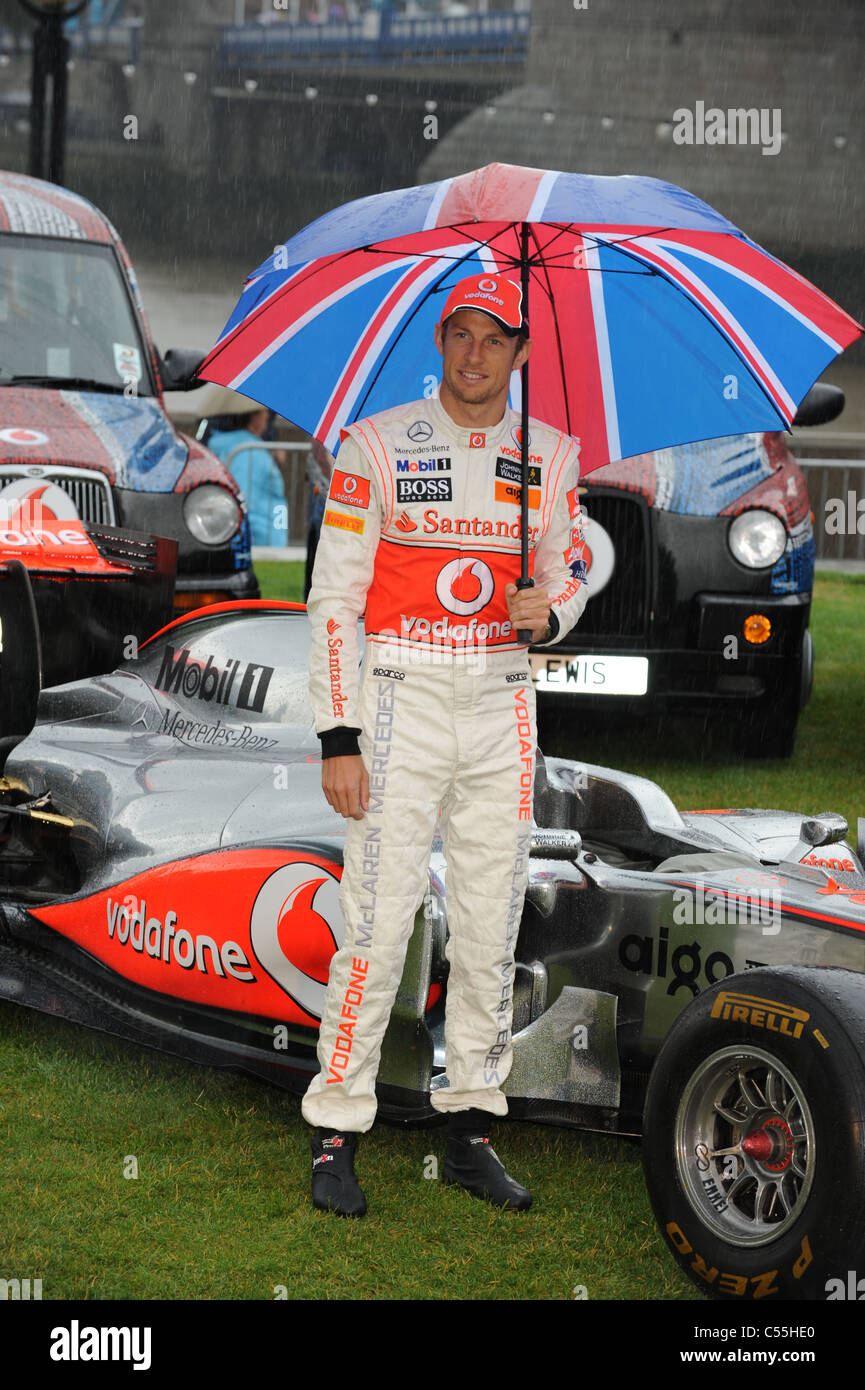 JENSON BUTTON Vodafone Mclaren Mercedes foto chiamata POTTERSFIELDS Londra Inghilterra 07 Luglio 2011 Foto Stock