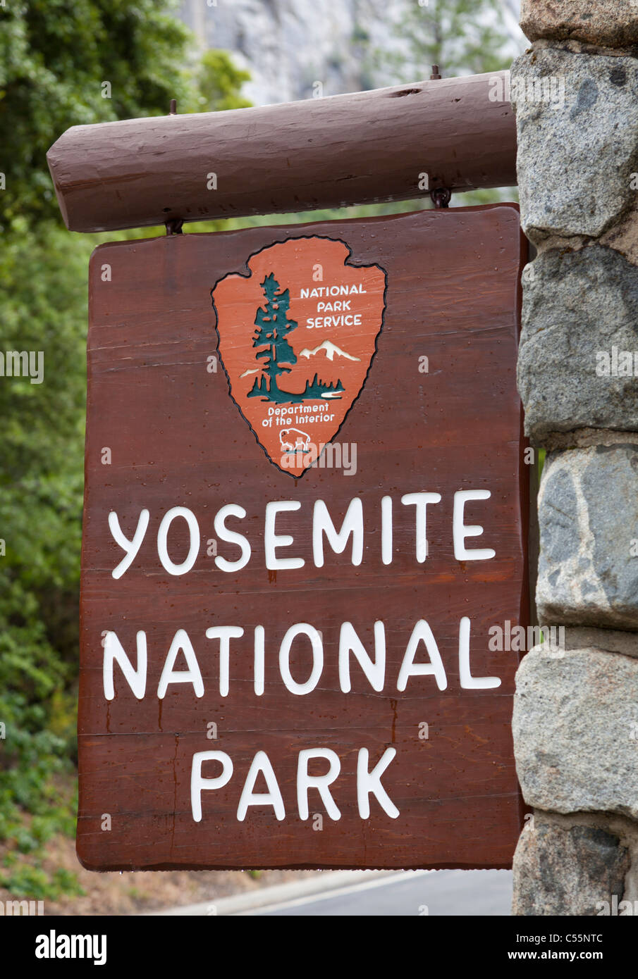 Parco nazionale di Yosemite firmare al punto di ingresso California USA Foto Stock