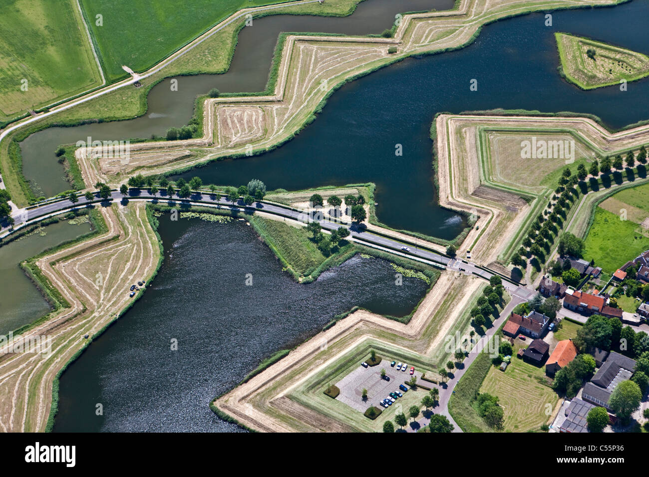 I Paesi Bassi, la fortificata, a forma di stella città di Heusden, antenna. Foto Stock