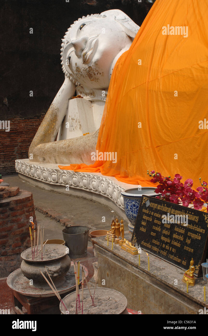 Il Buddha reclinato, Wat Yai Chai Mongkhon, al parco storico di Ayutthaya Thailandia, Foto Stock