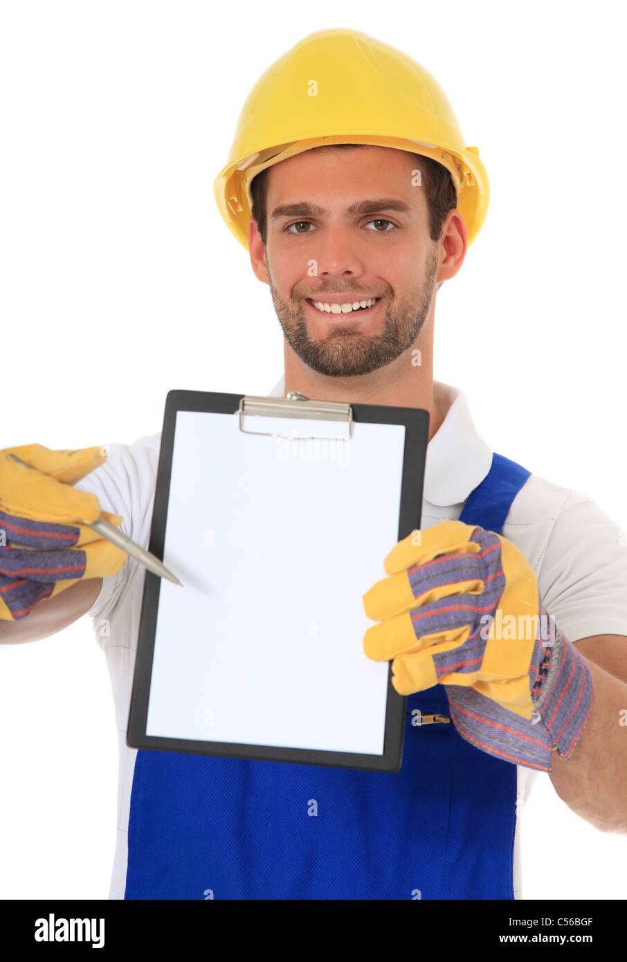 Lavoratore manuale indicando negli appunti. Tutto su sfondo bianco Foto Stock