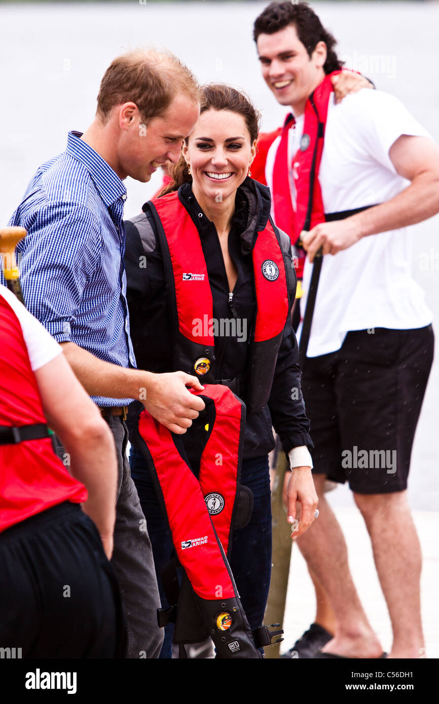 Caterina, duchessa di Cambridge sorride dopo la concorrenza in una gara di dragon boat su PEI Dalvay del vicino lago di Charlottetown. Foto Stock