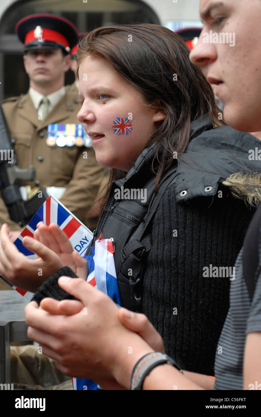 I soldati del secondo battaglione della Principessa di Galles del reggimento reale che hanno servito in Afghanistan parade di Brighton. Regno Unito. Foto Stock