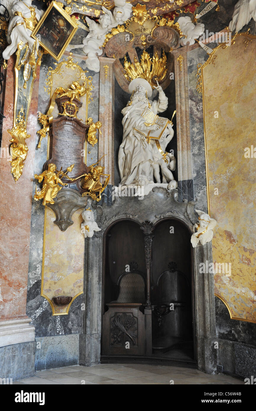 Gli interni ornati di St Johann Nepomuk Kirche Monaco di Baviera Baviera Germania Munchen Deutschland Foto Stock