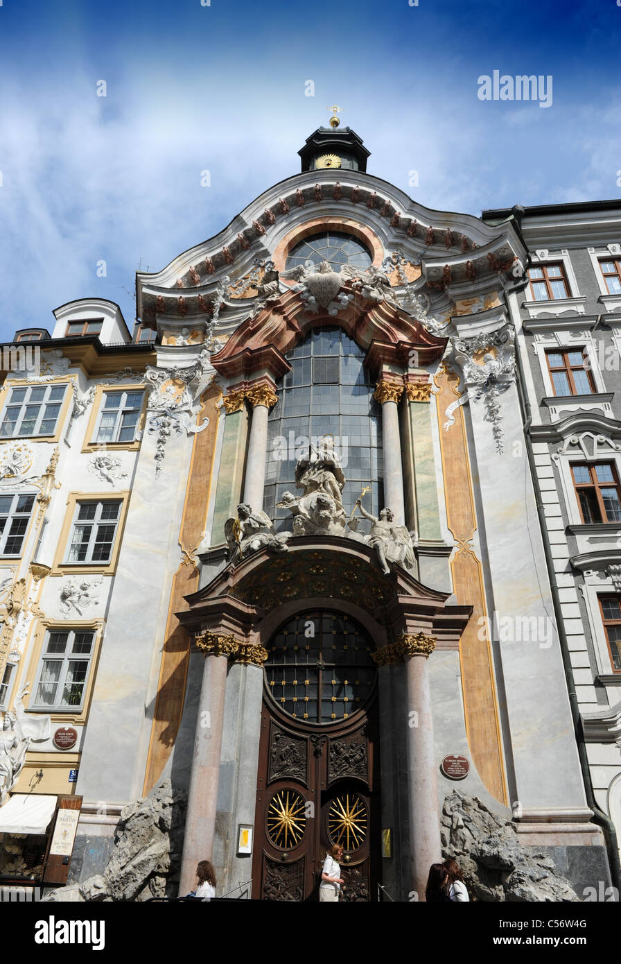 Gli ornati esterno della St Johann Nepomuk Kirche Monaco di Baviera Baviera Germania Munchen Deutschland Foto Stock