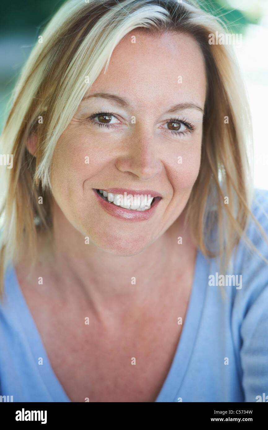 Close up di donna sorridente Foto Stock