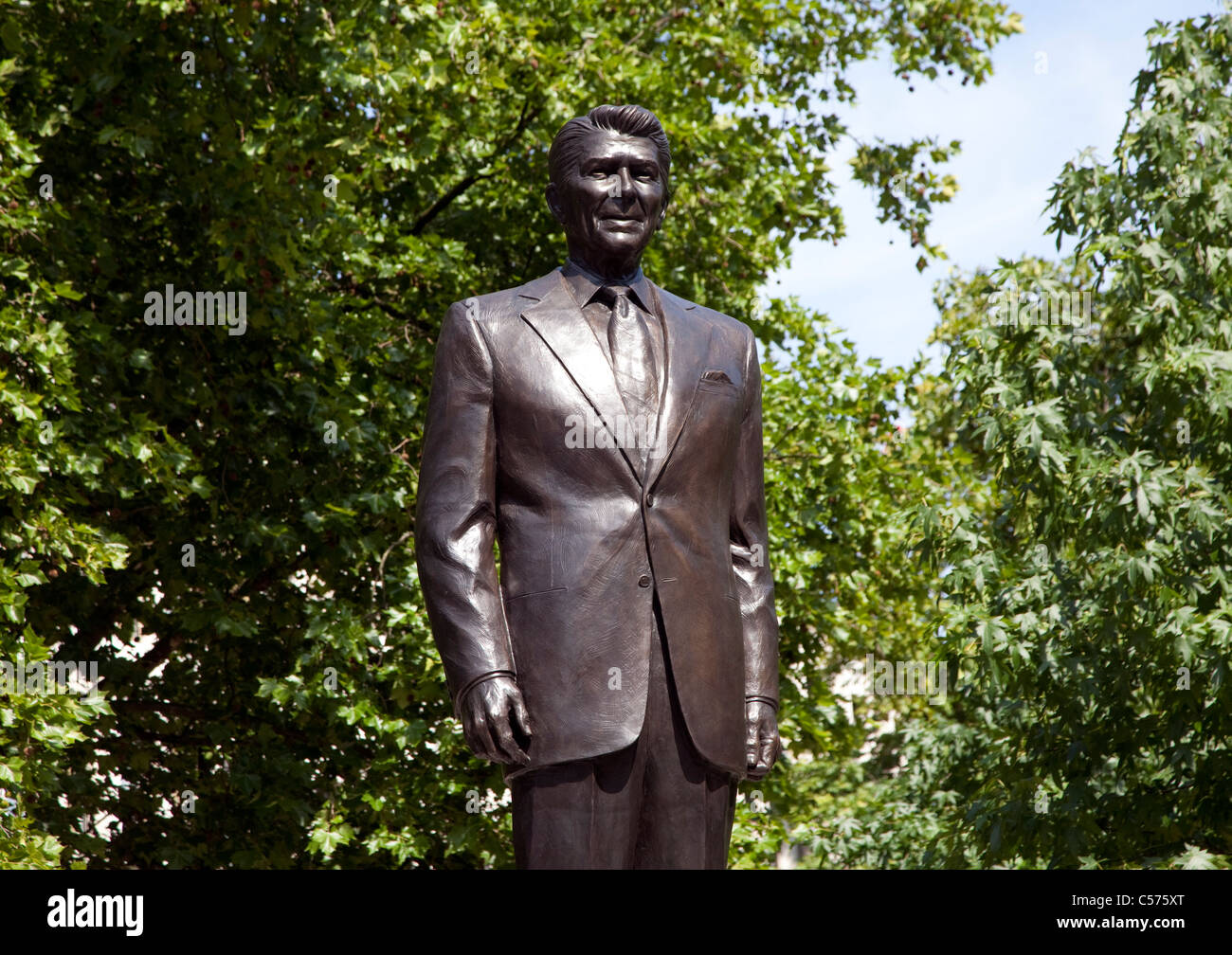 Ronald Reagan statua, Grosvenor Square, Londra Foto Stock