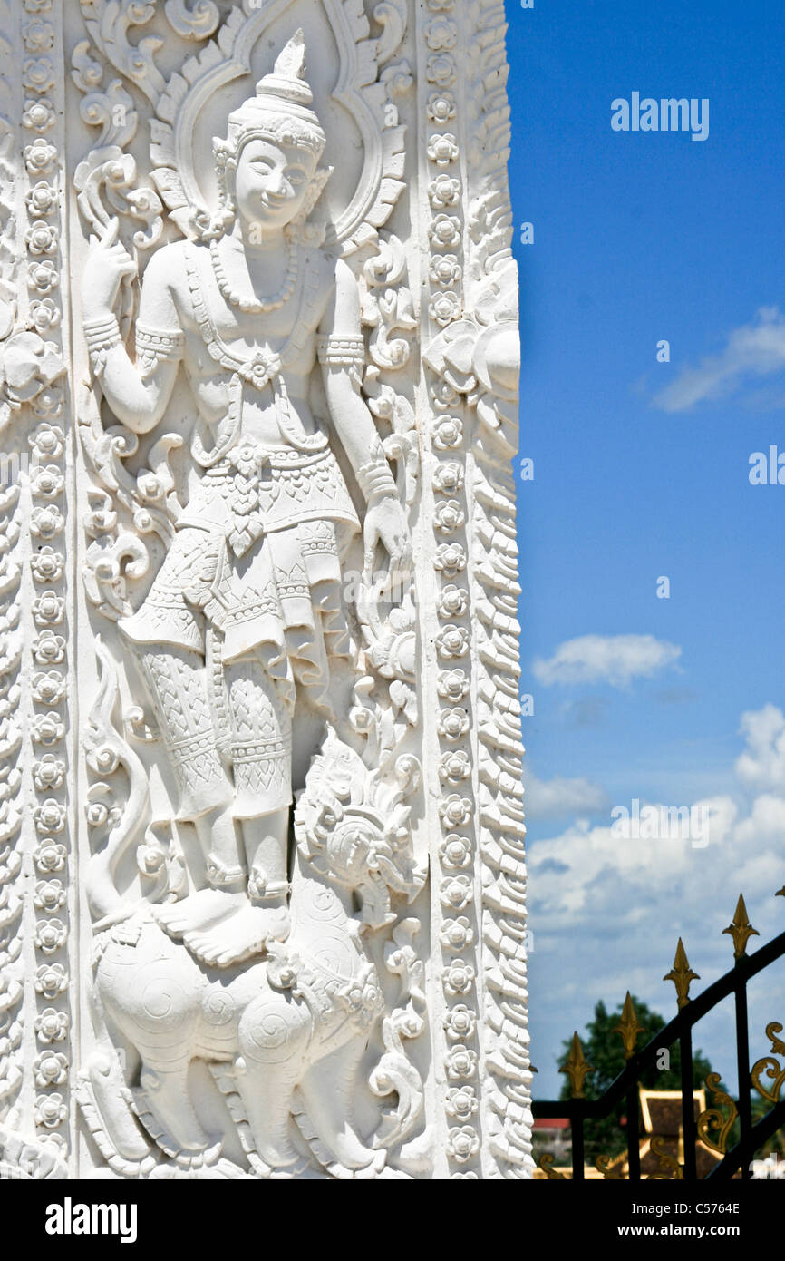 Decorazioni religiose, divinità, artefatti dèi, Buddha, tempio, Pha That Luang, Vientiane, Laos, Sud Est asiatico Foto Stock Decorazioni religiose, divinità, artefatti dèi, Buddha, tempio, Pha That Luang, Vientiane, Laos, Sud Est asiatico Foto Stock