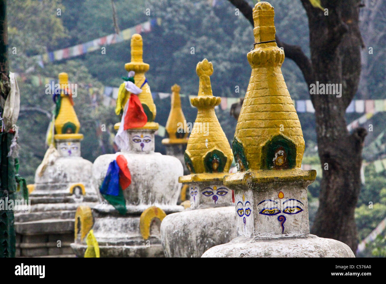 Il tempio buddista, Swayambhunath temple a Kathmandu in Nepal Foto Stock Il tempio buddista, Swayambhunath temple a Kathmandu in Nepal Foto Stock