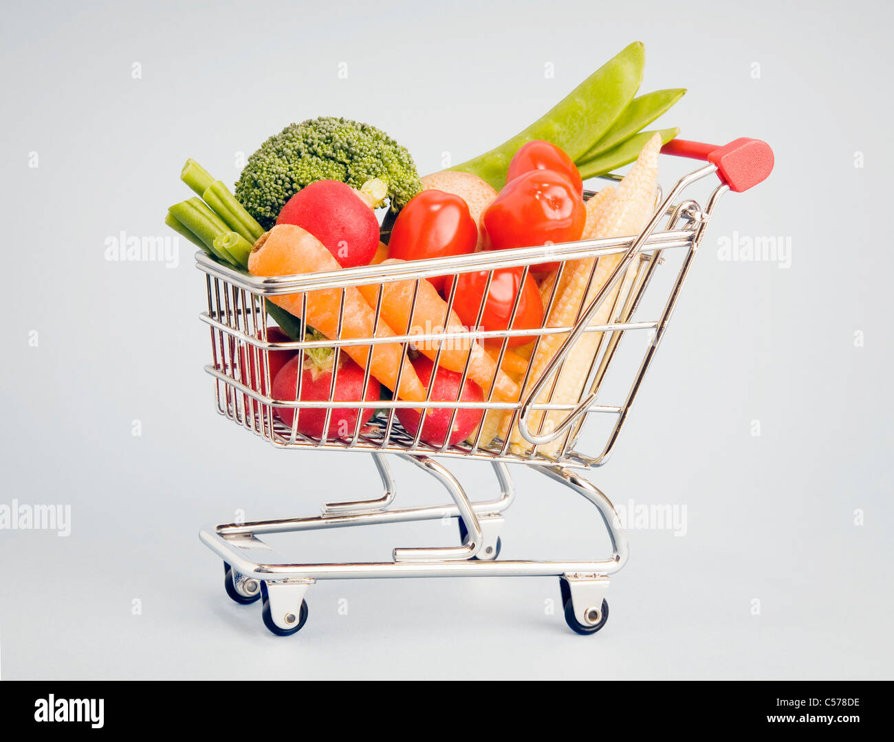 Le verdure nel carrello Foto Stock