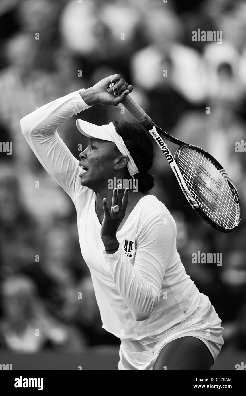 AEGON International 2011, Eastbourne, East Sussex, Inghilterra, Regno Unito. Venus Williams in azione. Foto Stock