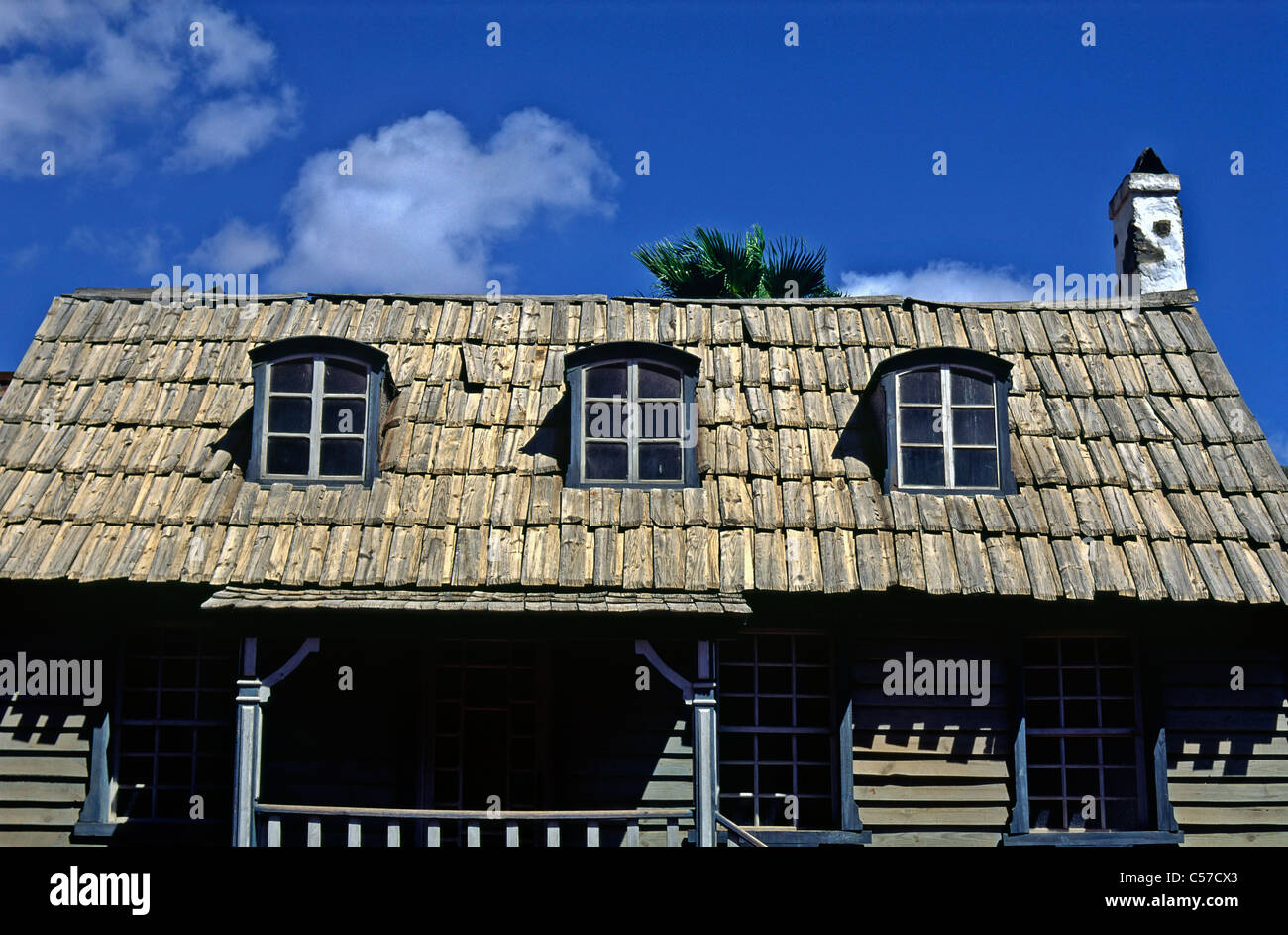 USA, Old West. Dettaglio del tetto di una casa occidentale in legno. Foto Stock