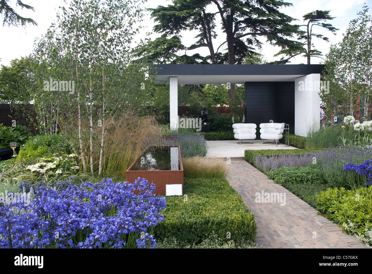 Medaglia d'oro Vestra ricchezza grigio del giardino del Palazzo di Hampton Court Flower Show 2011.Foto:Jeff Gilbert Foto Stock