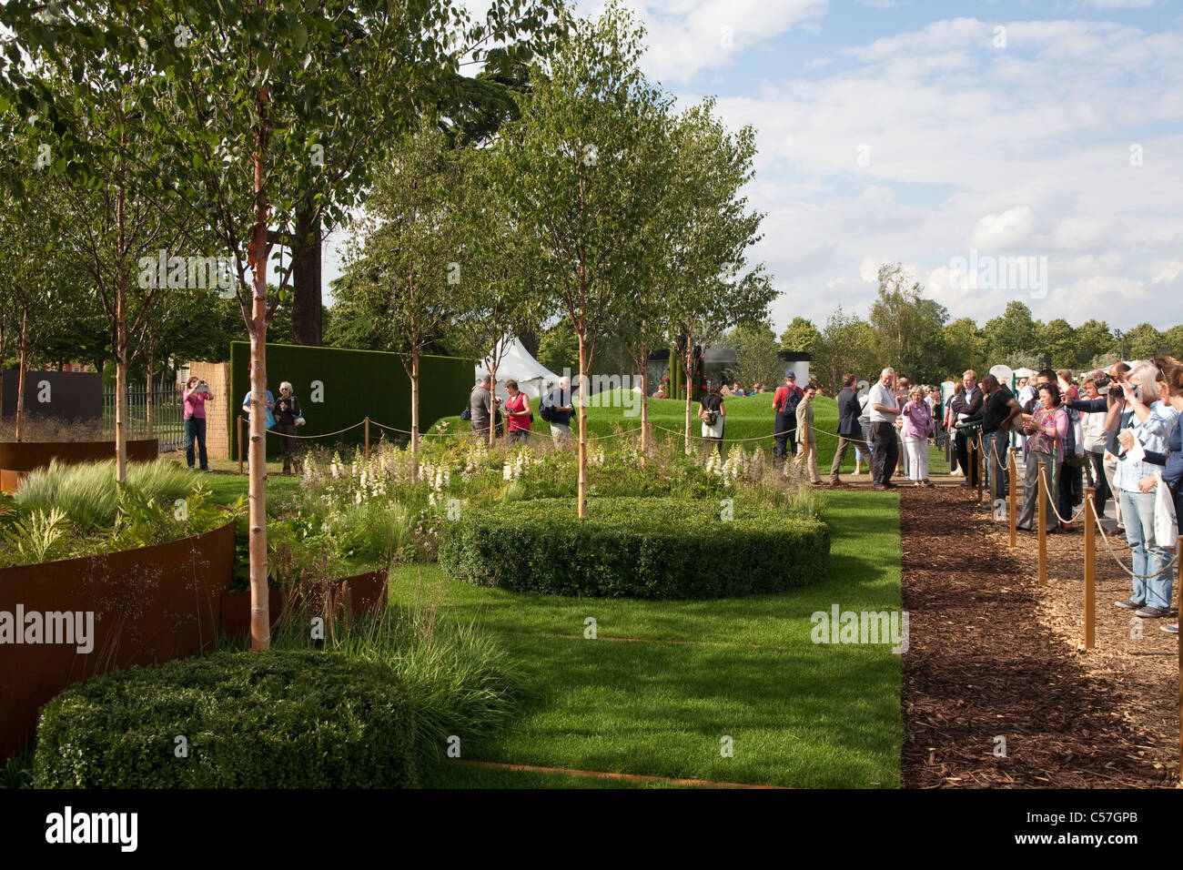 "Io sono, a causa di chi siamo " da Caroline pettinatore & Petra Horackova a Hampton Court Palace Flower Show 2011. Foto:Jeff Gilbert Foto Stock