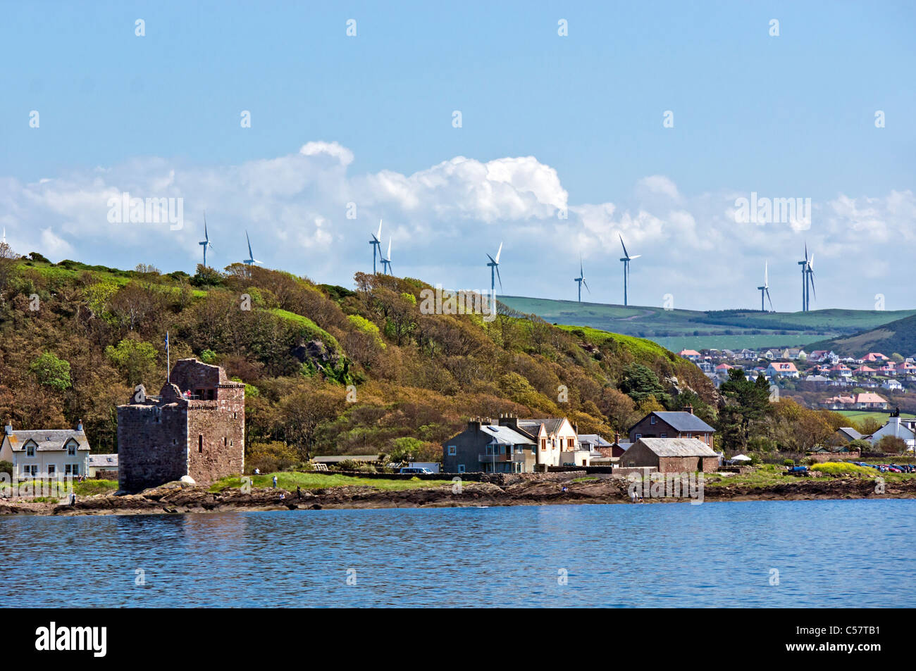 Il castello di Portencross sul Firth of Clyde vicino al West Kilbride in Ayrshire in Scozia Foto Stock