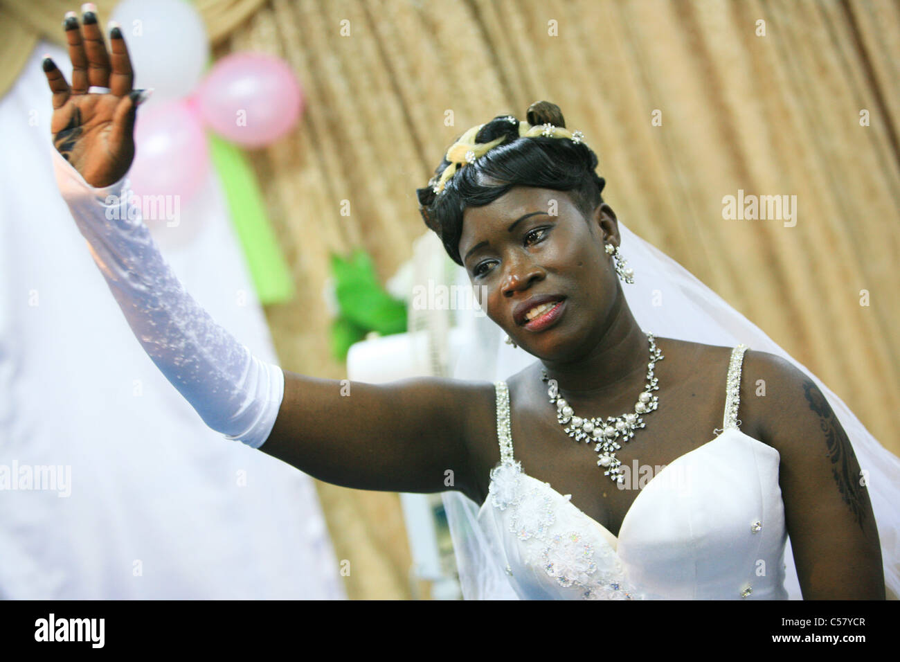 Nozze di rifugiati fuggiti separatamente dal Sudan e riuniti in Israele Foto Stock