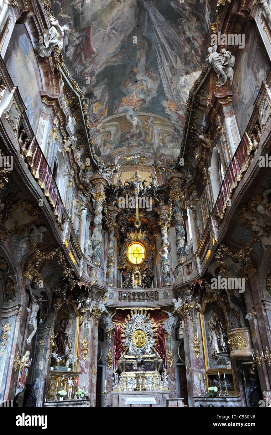 Gli interni ornati di St Johann Nepomuk Kirche Monaco di Baviera Baviera Germania Munchen Deutschland Foto Stock