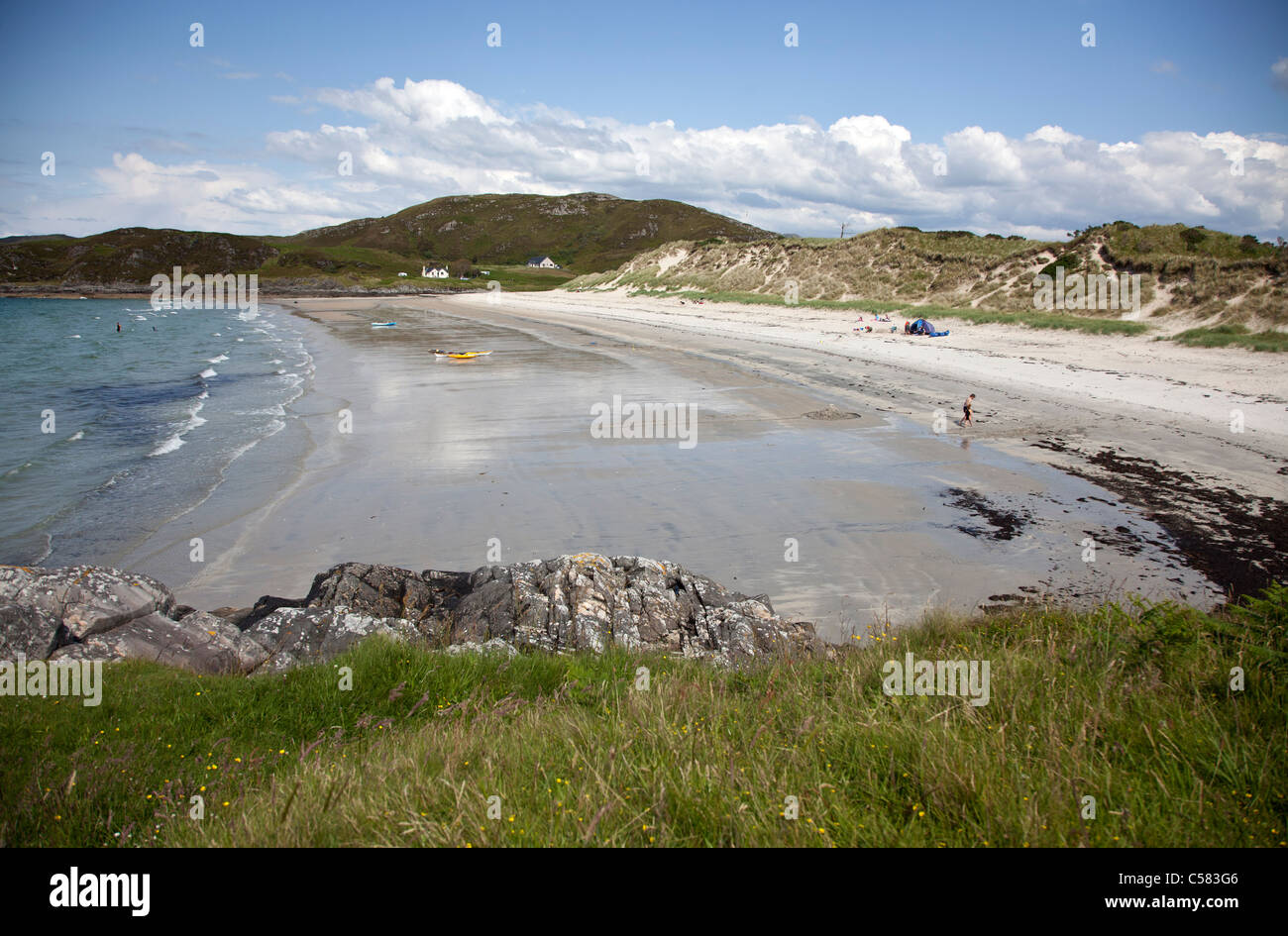 Una piccola spiaggia appartata a Camusdarach, Scozia Foto Stock