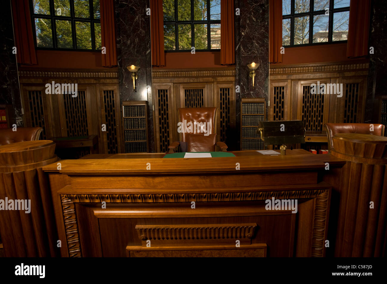 Tribunale federale, Tribunale federale, sala riunioni, Svizzera, Europa, Losanna Vaud, giustizia, scrivania, legno, diritto Foto Stock