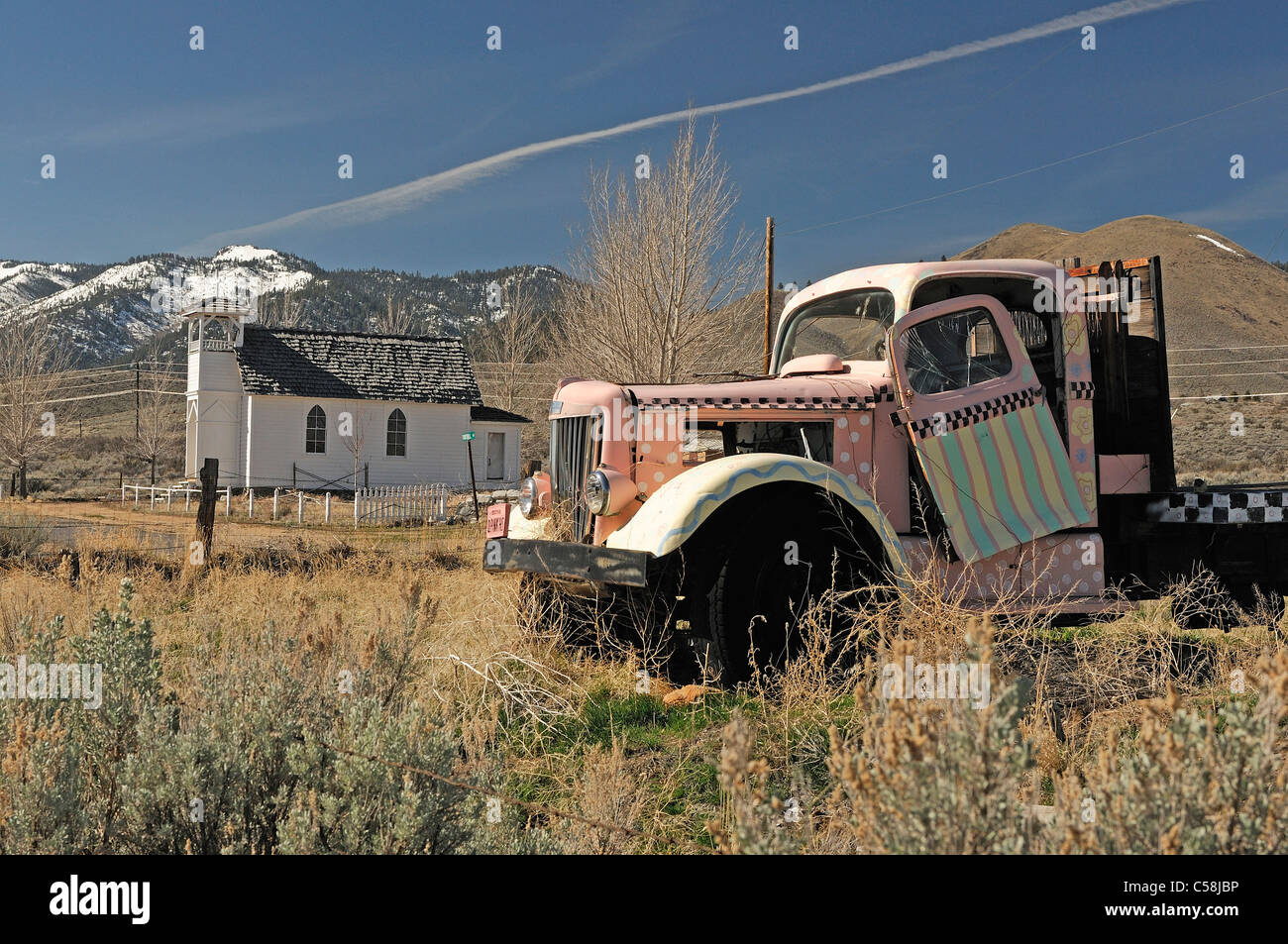 Vecchio carrello, chiesa, Sierra Nevada, Montagne, neve, Doyle, California, Stati Uniti d'America, Stati Uniti, America, Foto Stock
