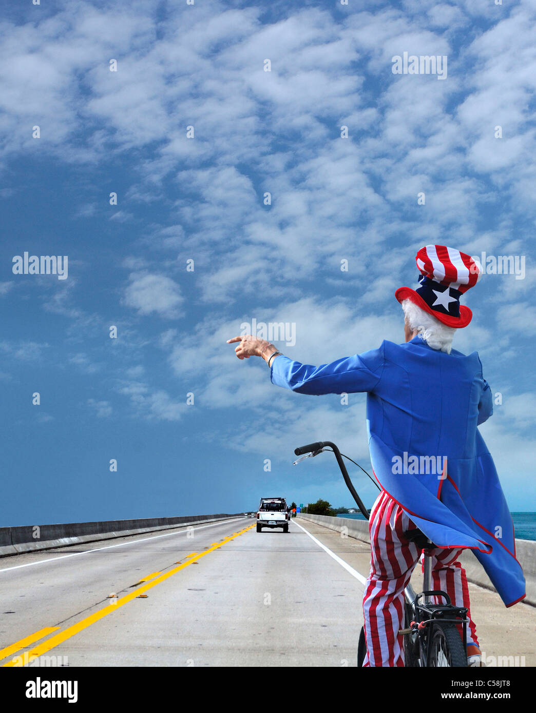 Bridge, autostrada, a Key West, Florida Keys, Florida, Stati Uniti d'America, Stati Uniti, America, kiker, costume, lo zio Sam Foto Stock