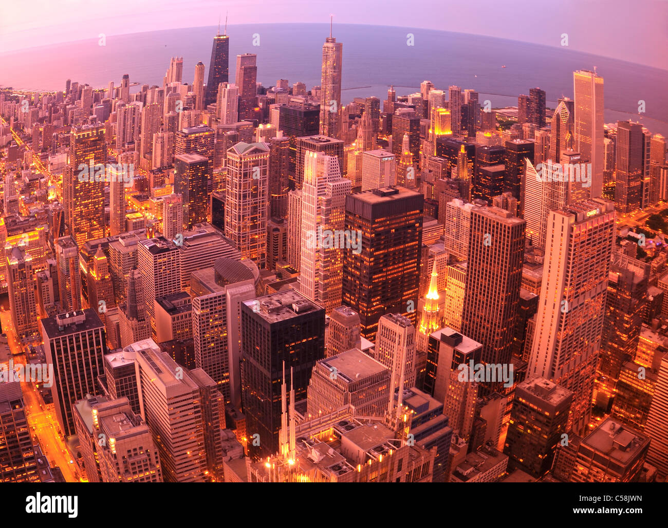 Chicago, dal di sopra, da Willis Tower, Chicago, Illinois, Stati Uniti d'America, Stati Uniti, America, edifici, il lago Michigan, luci, crepuscolo, Foto Stock