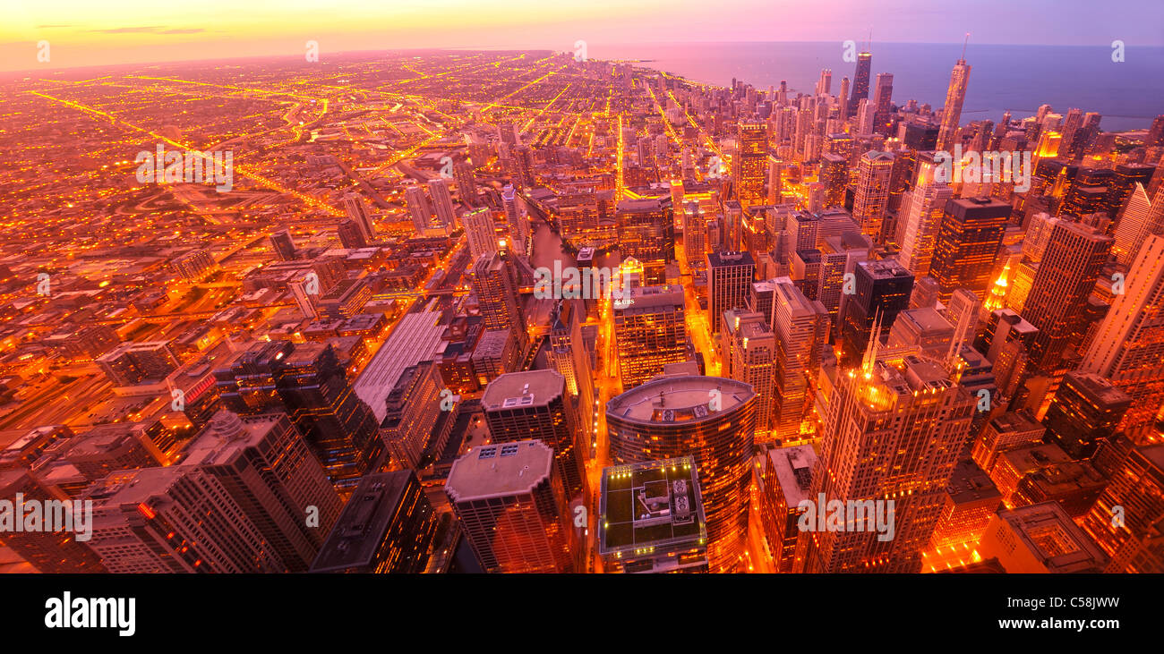 Chicago, dal di sopra, da Willis Tower, Chicago, Illinois, Stati Uniti d'America, Stati Uniti, America, edifici, il lago Michigan, luci, crepuscolo, Foto Stock